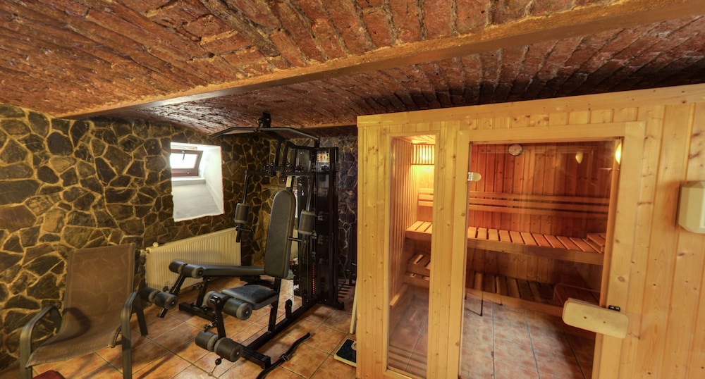 Curtea Brașoveană by null