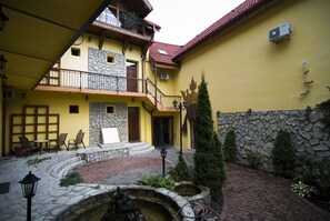 View from property - Hotel Curtea Brasoveana (Brasov)
