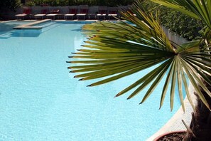 Outdoor pool, pool loungers - Hotel Friuli (Lignano Sabbiadoro)