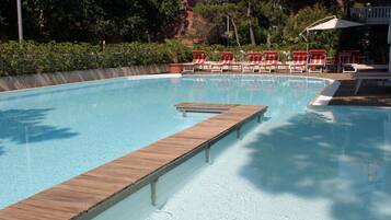 Outdoor pool, sun loungers