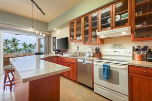 Unclassified image, 2 of 51, button - Aloha Condos, Beach Villas at Kahaluu, Villa 1-202, Beach View, AC (Kailua Kona)