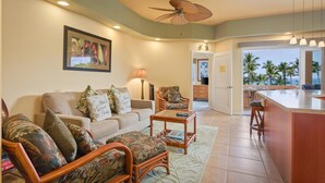 TV, DVD player - Aloha Condos, Beach Villas at Kahaluu, Villa 1-202, Beach View, AC (Kailua Kona)