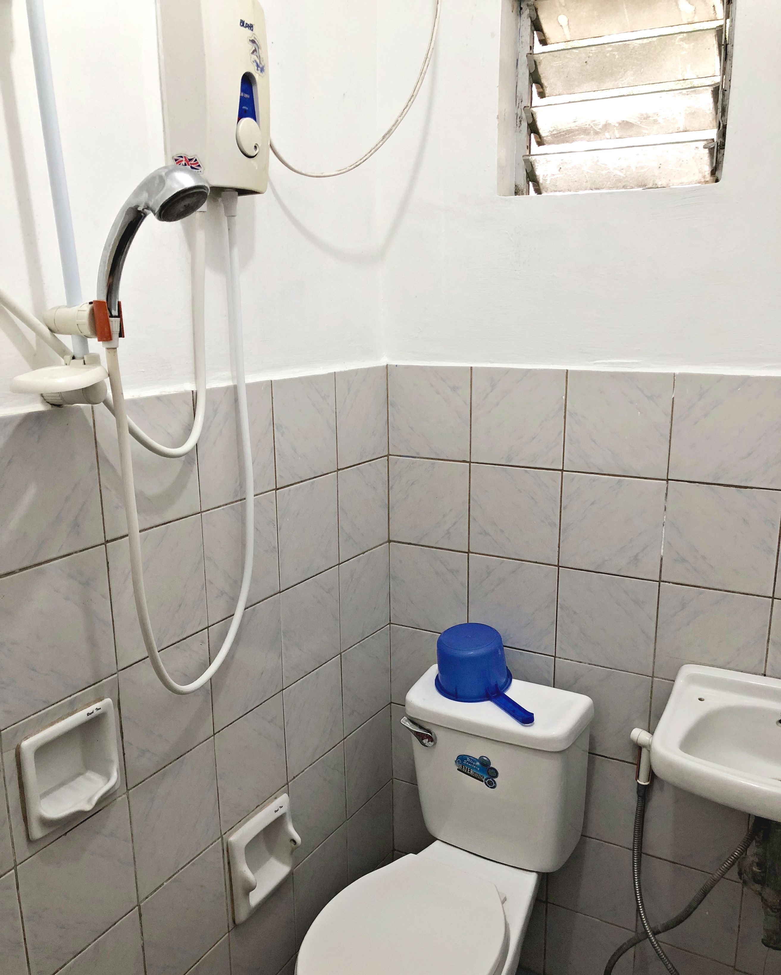 suite | bathroom | shower, free toiletries, slippers, towels