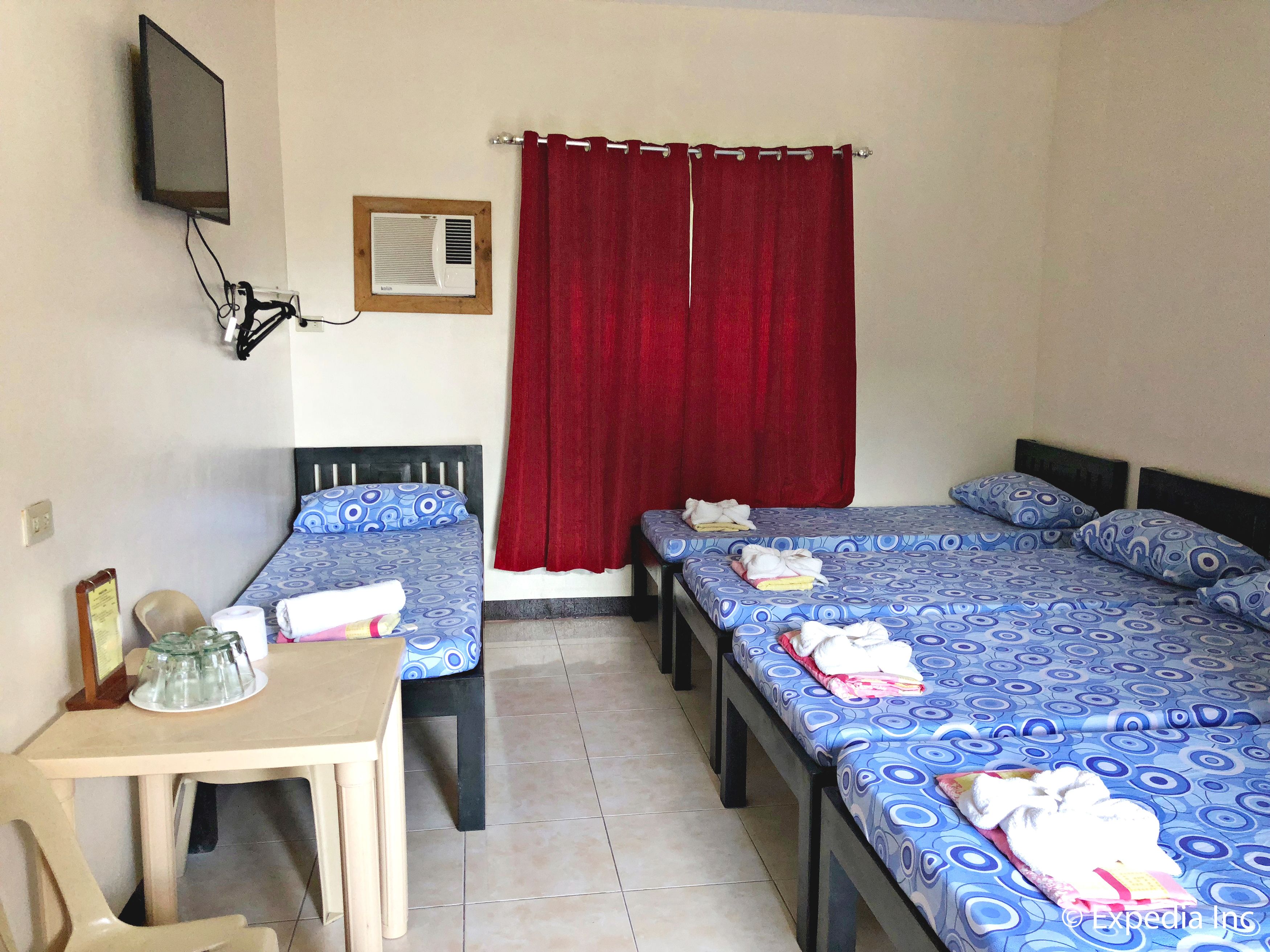 suite | desk, iron/ironing board