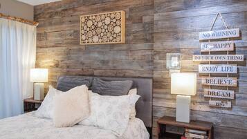 3 habitaciones, escritorio, tabla de planchar con plancha y wifi