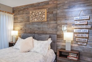 3 habitaciones, escritorio, tabla de planchar con plancha y wifi 