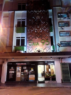 Façade de l’hébergement - soirée/nuit