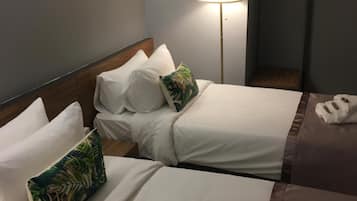 高級寢具、書桌、熨斗/熨衫板、免費 Wi-Fi