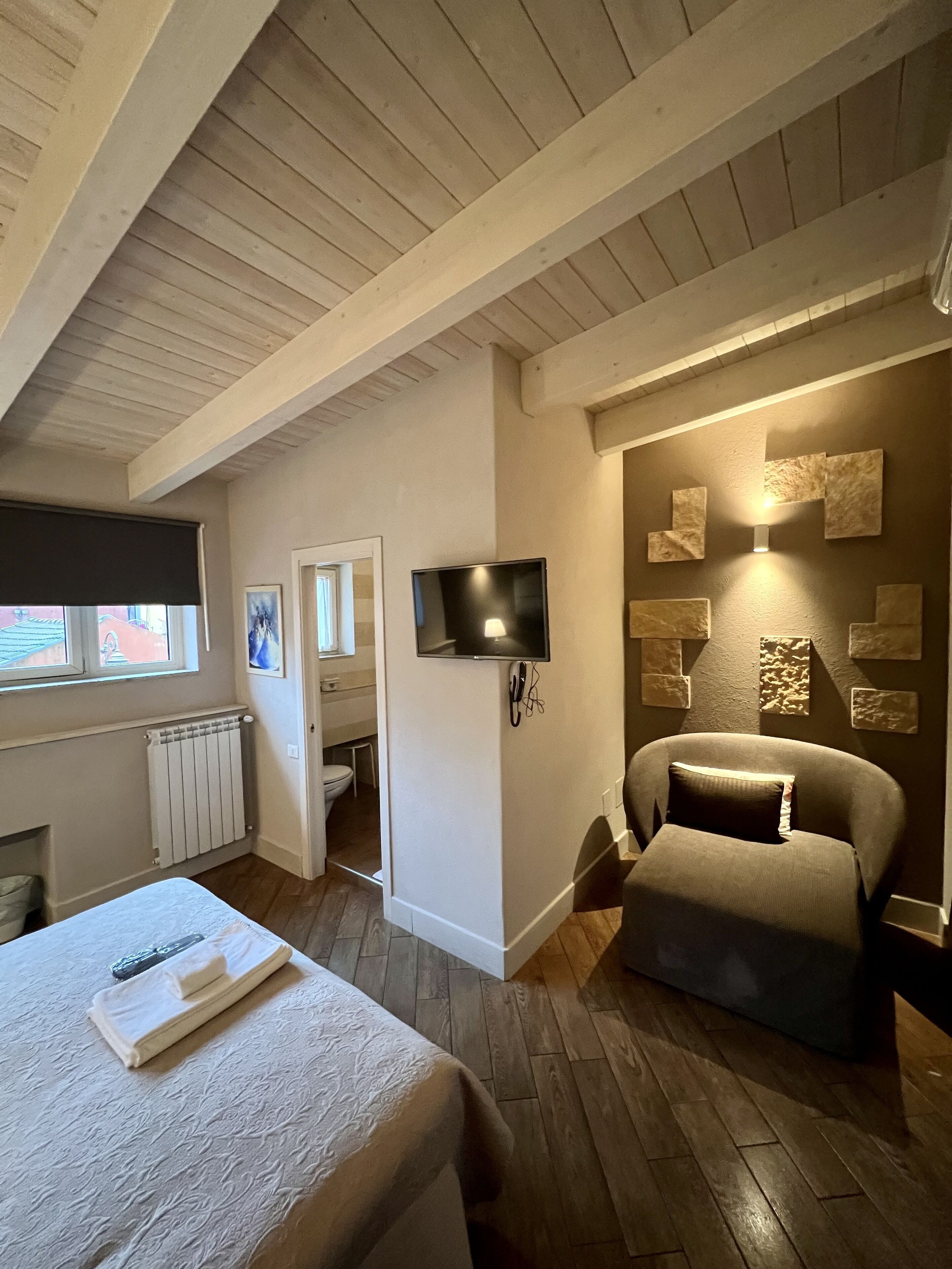 comfort double or twin room | 1 bedroom, in-room safe, desk, soundproofing