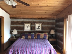 2 bedrooms, desk, bed sheets - Rustic Log Cabin next to the Hoosier National Forest in the Ohio River Valley (Derby)