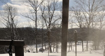 Rustic Log Cabin next to the Hoosier National Forest in the Ohio River Valley