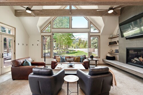 Ski In / Out kotiin w / Yksityinen Hot Tub, Lemmikkieläimet, Kuerig, HeatedGarage, ilmainen WNTR Shuttle