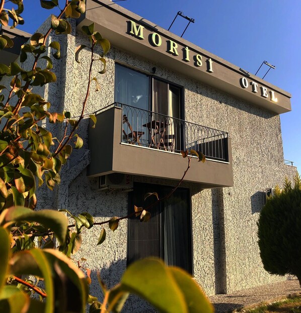 Front of property - Cunda Morisi Otel (Ayvalik)