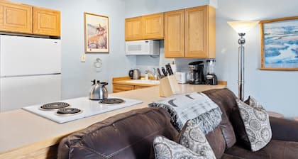 Outpost: Spruces 3 - Located in the Aspens!