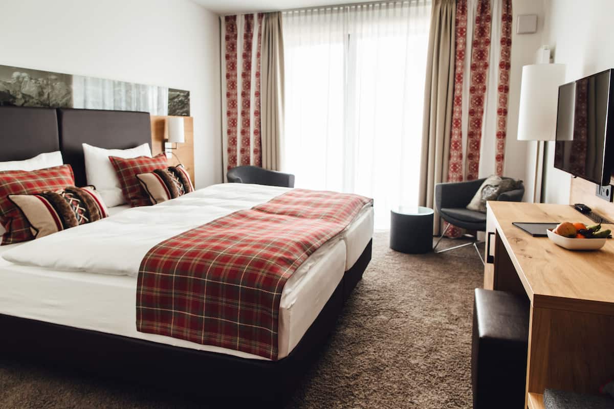 Deluxe tweepersoonskamer | 1 slaapkamer, luxe beddengoed, een minibar, een kluis op de kamer