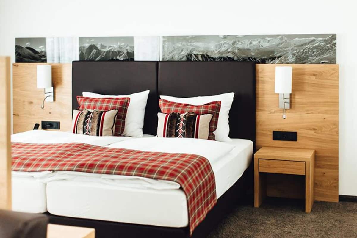 Junior suite | 1 slaapkamer, luxe beddengoed, een minibar, een kluis op de kamer