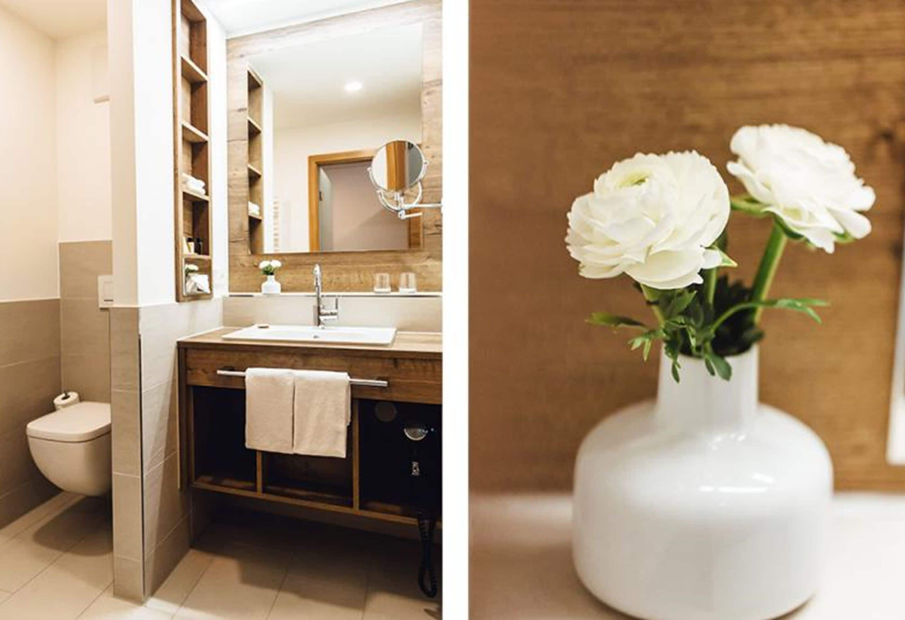 deluxe double room | bathroom | free toiletries, hair dryer, bathrobes, slippers