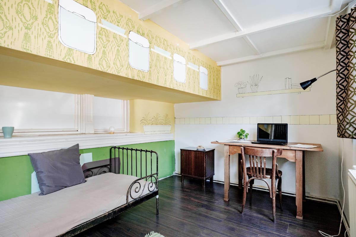 Basic Single Room, Shared Bathroom | Free WiFi, bed sheets