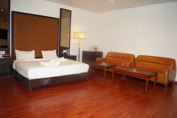 1 bedroom, minibar, in-room safe, desk