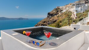 Chambre Double Deluxe (Caldera View) | Bain à remous privé
