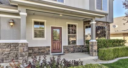 4 Bdrm Close To Everything!
