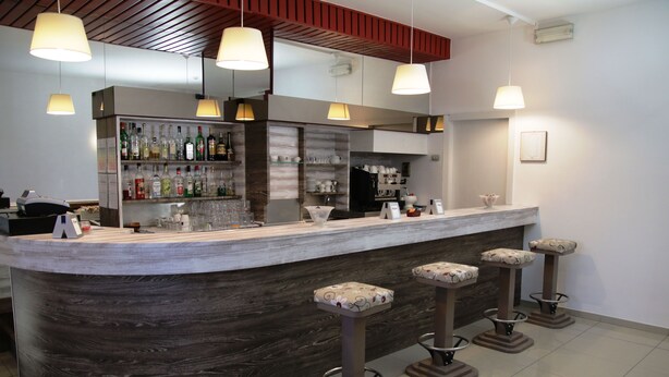Bar (on property) - Hotel Hasta Resort (Asti)