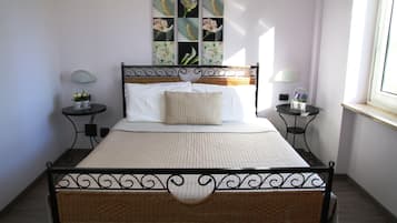 Habitación estándar doble de uso individual | Caja fuerte, cortinas opacas, wifi gratis y ropa de cama