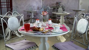 Breakfast, lunch and dinner served  - Hotel Hasta Resort (Asti)