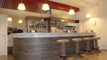Bar (en el alojamiento)