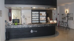 Reception - Hotel Hasta Resort (Asti)