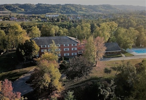 Aerial view - Hotel Hasta Resort (Asti)