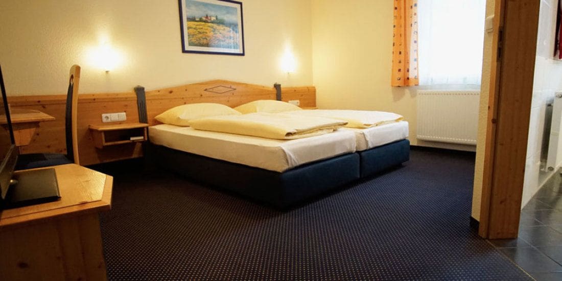 double room | desk, soundproofing, cots/infant beds, free wifi