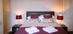 Deluxe Double Room | Hypo-allergenic bedding, free WiFi