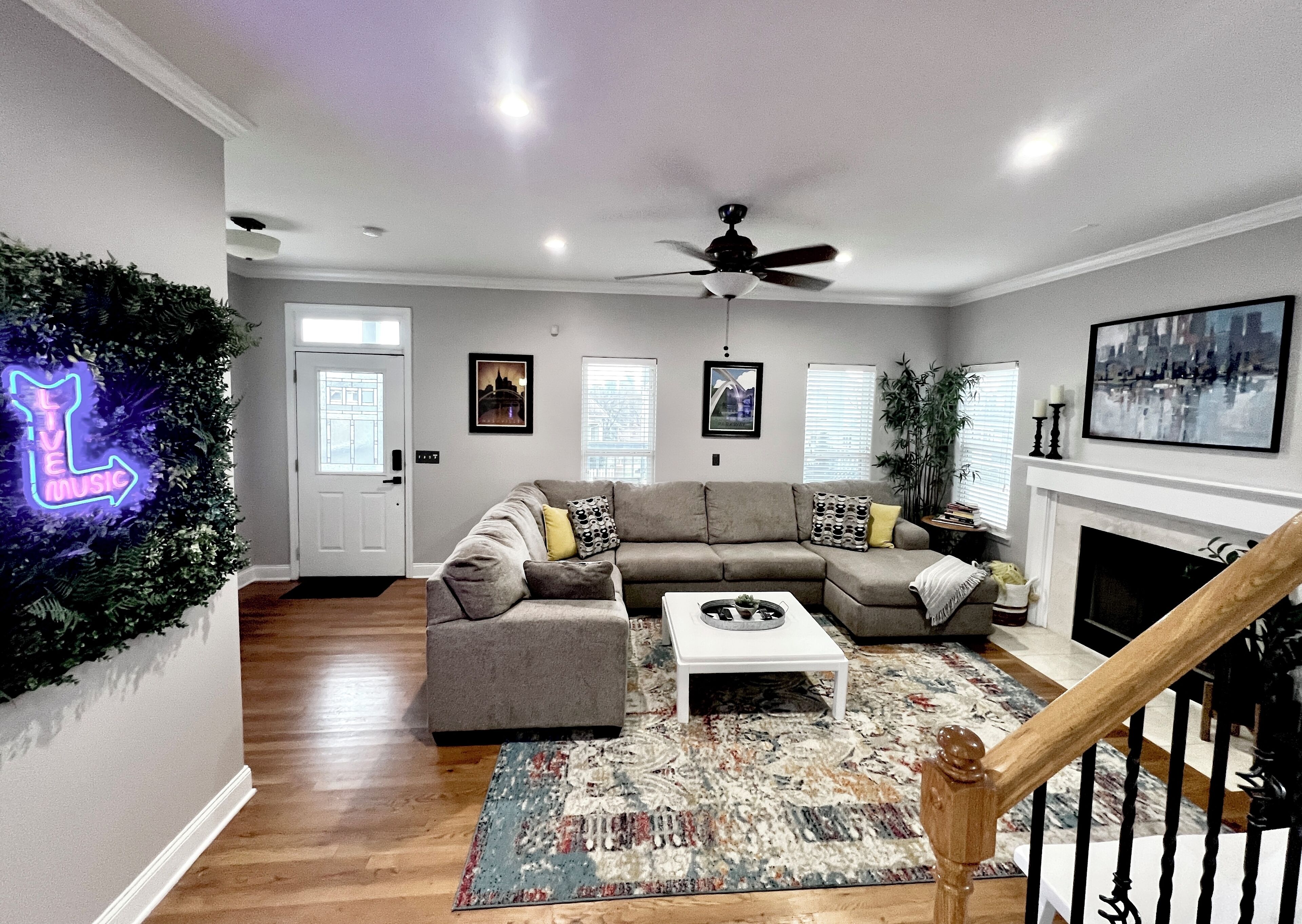 Smart TV, fireplace, DVD player, stereo