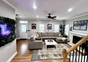 Smart TV, fireplace, DVD player, stereo