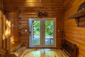 المنشأة من الداخل