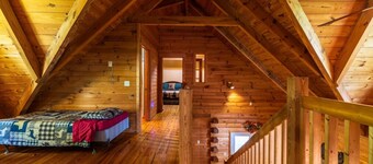 *Spectrum Wi-Fi, firepit, pet friendly, playground