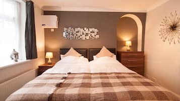 Apartment, 2 Bedrooms | 2 bedrooms, iron/ironing board, free WiFi, bed sheets