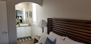 1 bedroom, iron/ironing board, WiFi, bed sheets - SEE SEAEN Oceano Pismo Grover Avila Shell Beach  (Oceano)