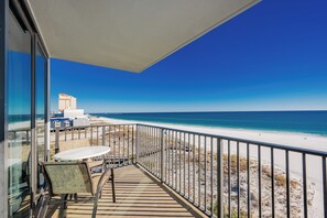 Property grounds - SUNRISE VIEW! 7th Floor ***Full Kitchen & Living Room Hotel Suite! (Gulf Shores)