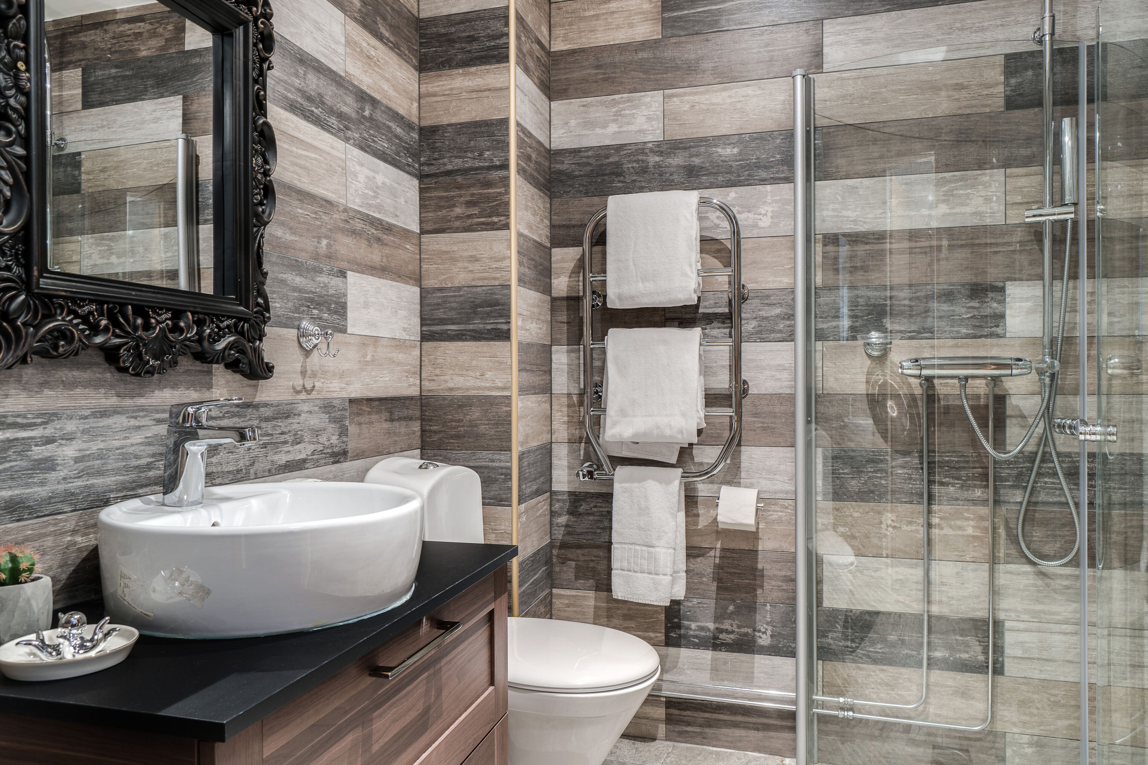 shower, free toiletries, hair dryer, slippers