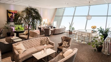 Bar lounge