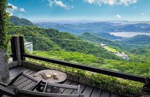 Exclusive-Doppelzimmer, Balkon, Meerblick | Terrasse/Patio