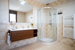 Regadera en el baño