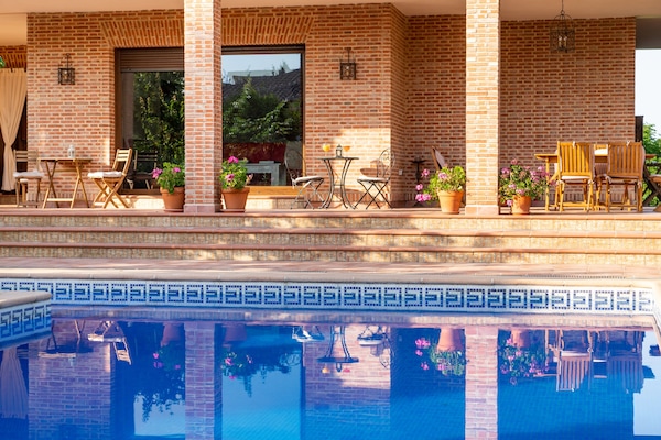 Outdoor pool, pool loungers