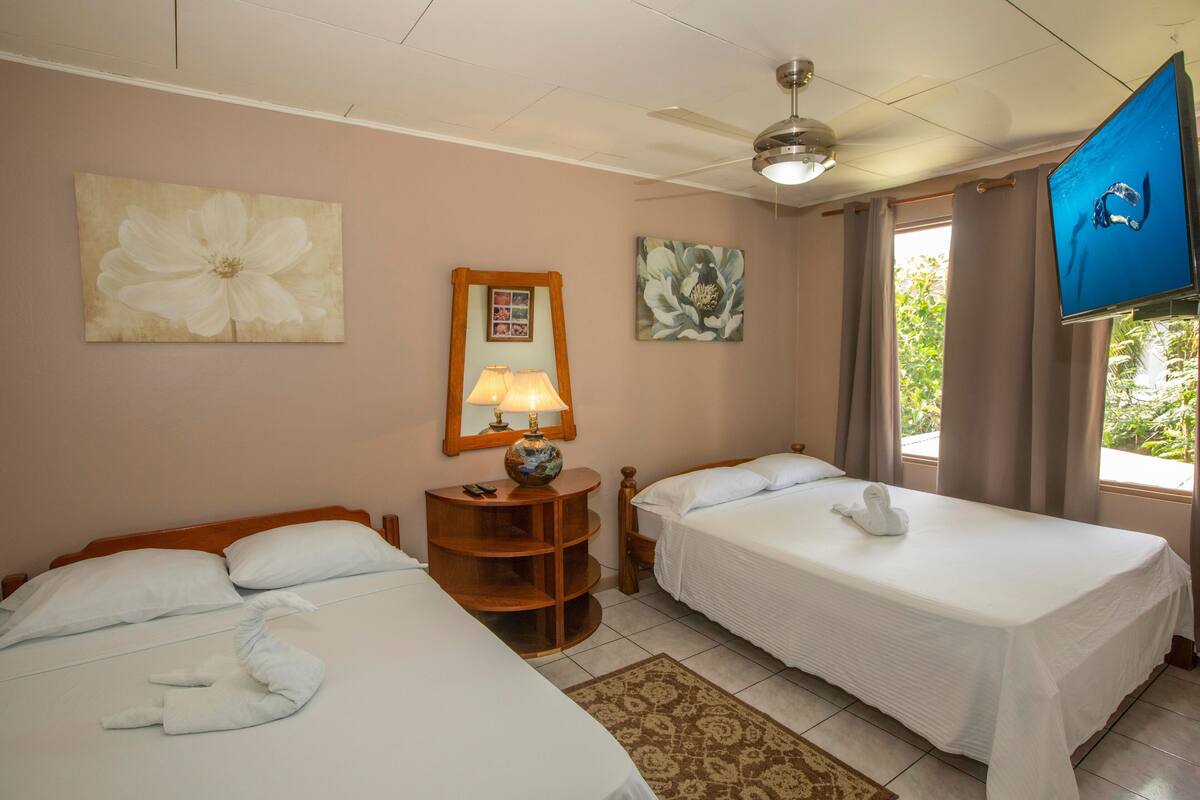 In-room safe, free WiFi