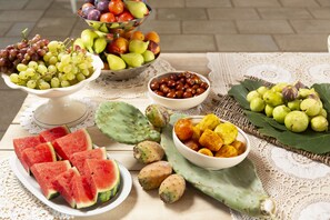 Tägliches inbegriffenes Frühstücksbuffet