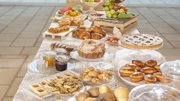 Petit déjeuner buffet compris tous les jours