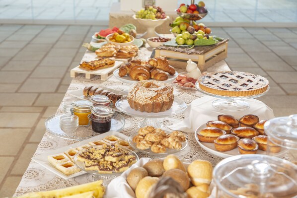 Tägliches inbegriffenes Frühstücksbuffet
