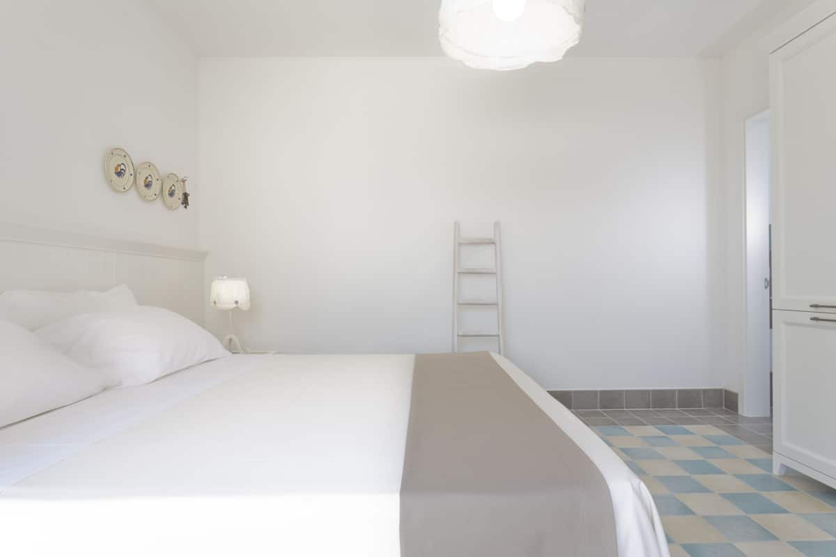 Standard Double Room, Terrace, Garden View